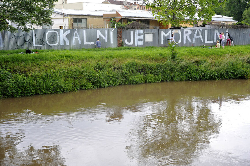 Kristina Leko - MLÁDEŽ vede Brno REVISITED, sociální socha, grafitti